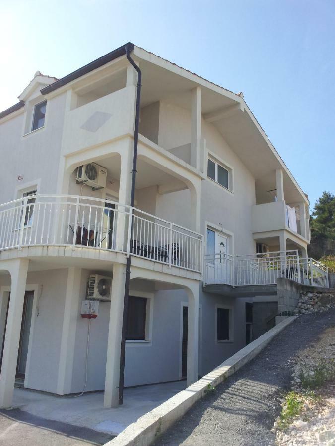 Apartments Holiday Gavric Trogir Exteriör bild